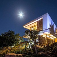 Aloe Ridge House by Metropole Architects 